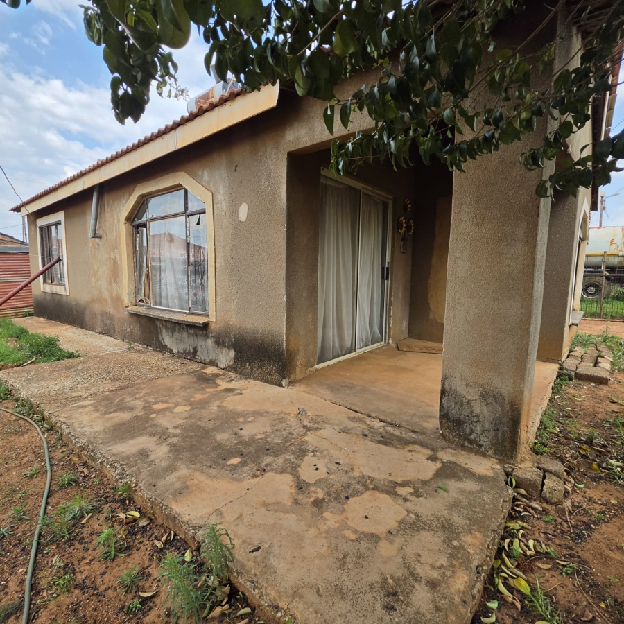 2 Bedroom Property for Sale in Ikageng North West